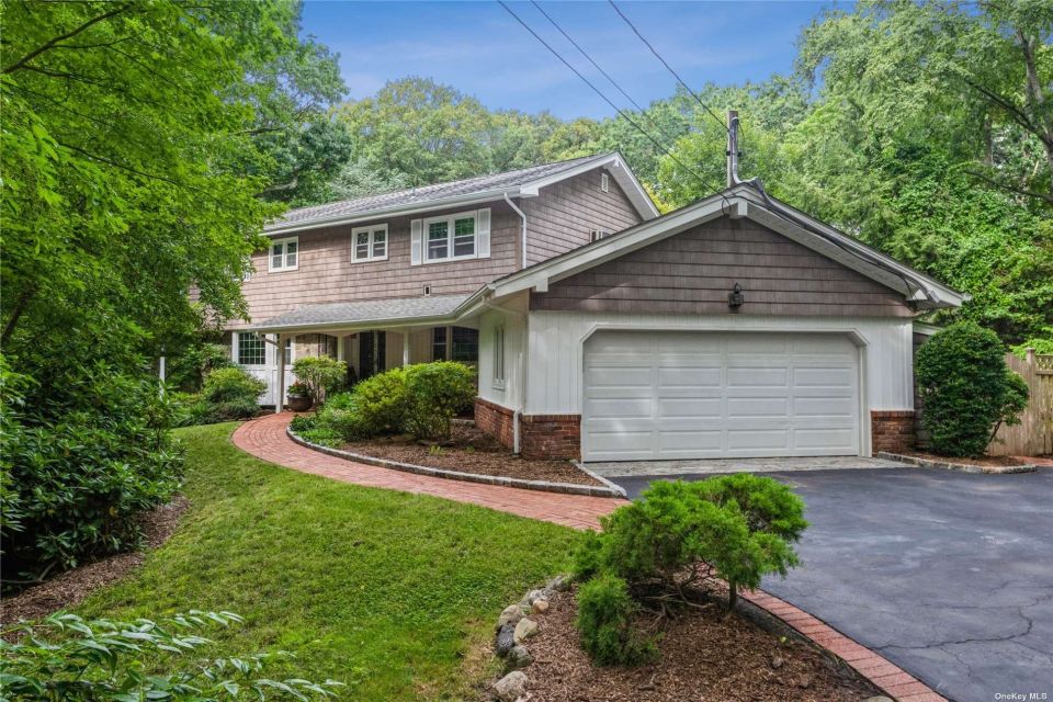 Properties/20 Buckingham Drive Dix Hills 20 Buckingham Drive, Dix